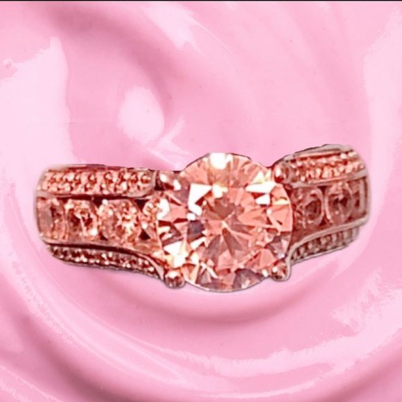 Beautiful Woman Beautiful Jewelry Blue Chalcedony Oval Cabochon Stone Ring - Picture 16 of 16